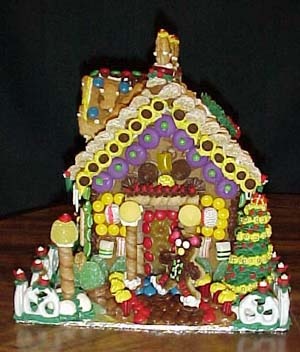 Notice the front side, mostly done by Janine. Julie decorated the tree and Myra did the wonderful lamppost.