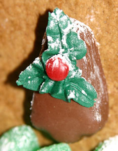 Notice the detailed leaves Julie iced on.