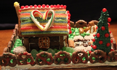 What an adorable roof!