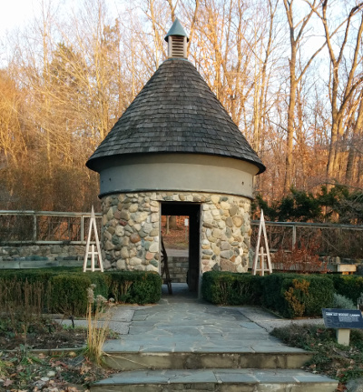 Herb garden dovecote .
