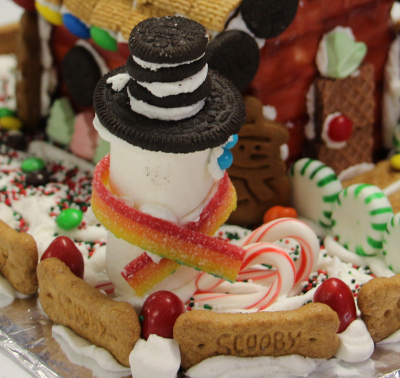 Marsha made this amazing snowman on skis.