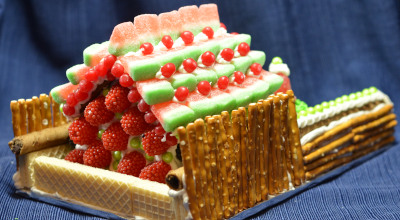 Pretzels make great fences.
