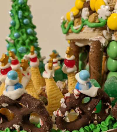 See the balcony - there's a teddy graham there. And had a lot of fun stacking tiny bits on the fences.
