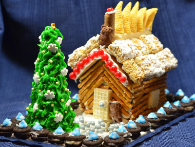 Terence's house. Check out the tree and roof.